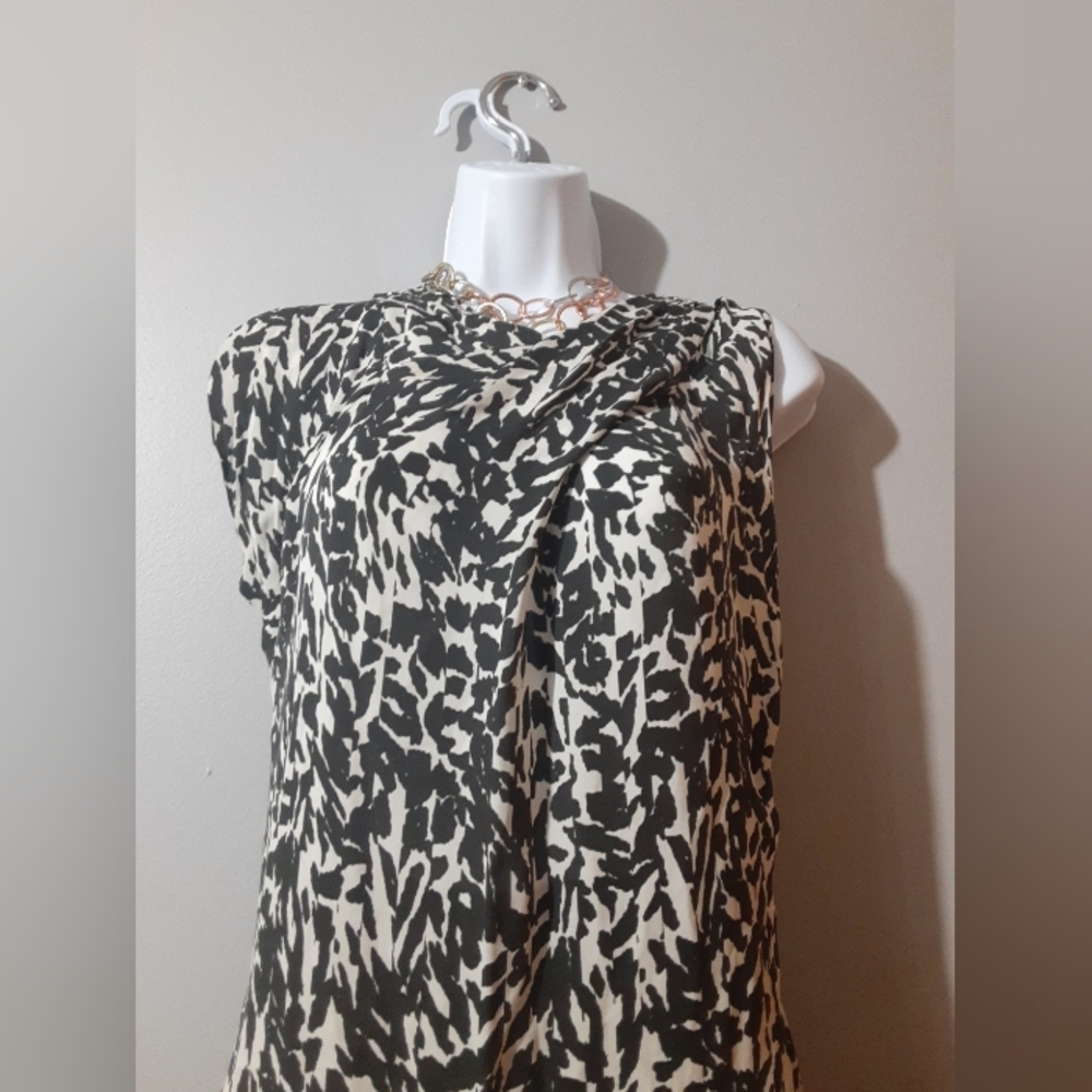 Isabel Marant Black and White Mini Dress 100% Silk Slight Ruffled Flare Size 1 - Picture 2 of 6